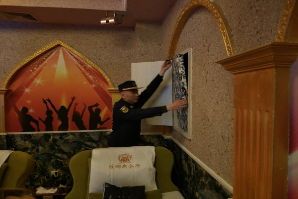 赣州市宁都县消防救援大队主官带队联合开展公共娱乐场所消防安全夜查行动_fororder_11
