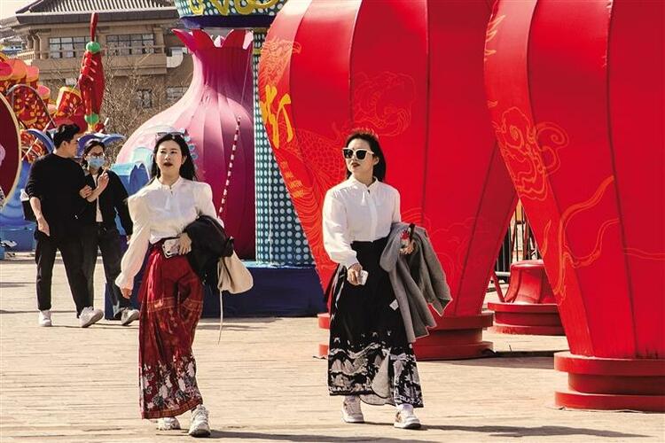 “新中式”出圈 “国潮风”彰显文化自信_fororder_微信图片_20240321084600