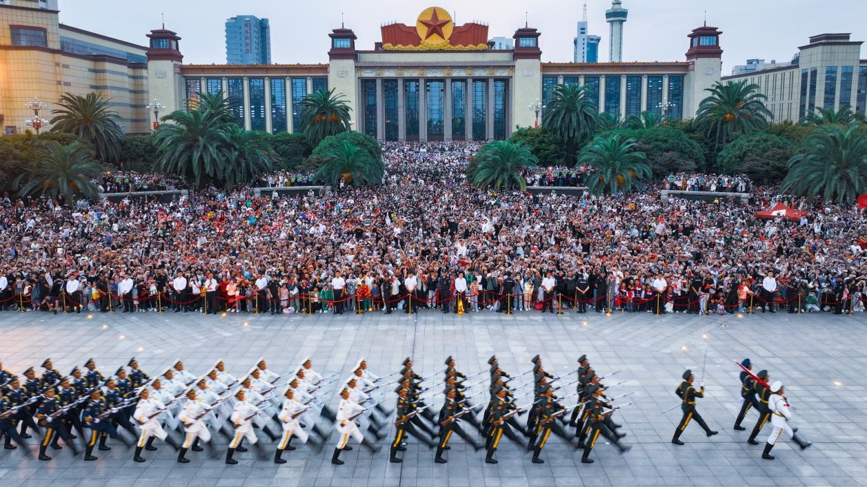 南昌再次向游客发出邀请：白猫黑猫打卡平台等五一上新迎客