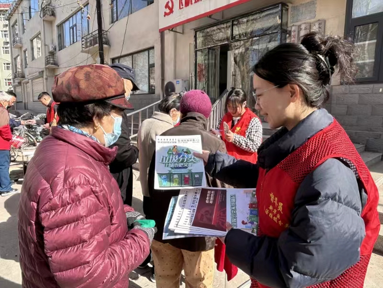 石家庄市新华区：公益大集进社区 贴心服务暖人心_fororder_图片 3