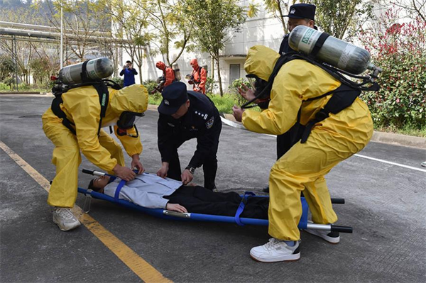 重庆警方以实际行动当好群众“护城河”_fororder_图片1