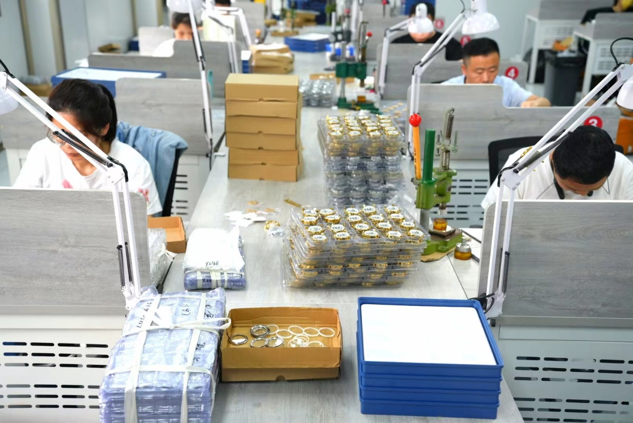 迈向开放高地｜衡阳钟表 转动世界时间_fororder_图片8