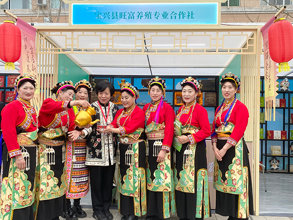 第二十届蒙顶山茶文化旅游节在四川雅安开幕_fororder_参展企业代表-摄影-杨雯涵