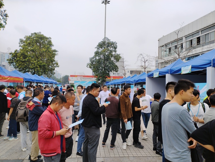 龙华街道打造全周期、分领域“1+1+N”社会组织综合救助体系 满足多元化社会救助需求_fororder_微信图片_20240328141016