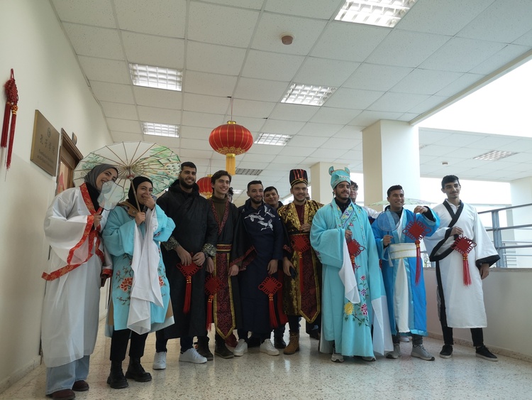 “愿巴以冲突早日结束，中文教育重回课堂”