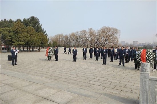 辽阳市烟草专卖局灯塔市局党支部开展“缅怀革命先烈、传承红色力量”主题党日活动_fororder_辽阳烟草3
