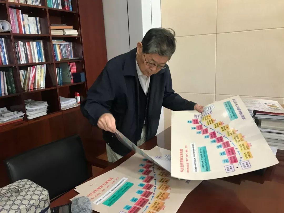 王进喜长孙王洪波：我最喜欢的爷爷的名言…… | 共和国记忆