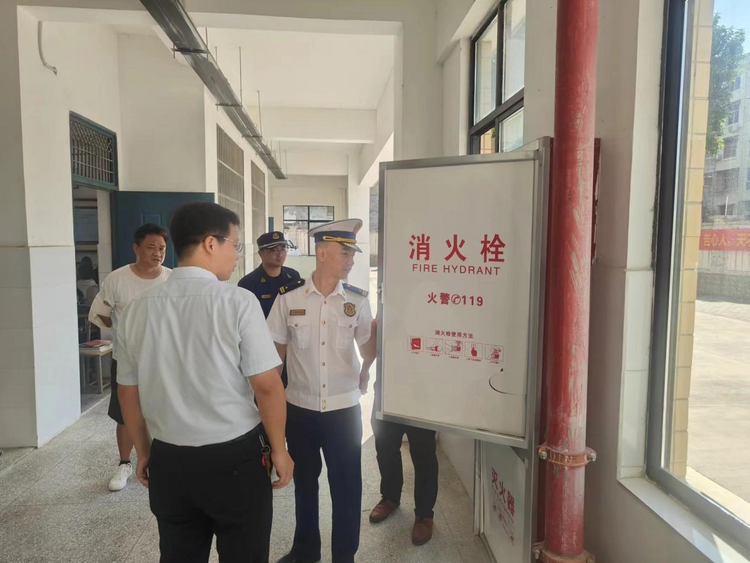 赣州市宁都县消防救援大队主官带队深入辖区学校开展消防安全检查_fororder_图片2
