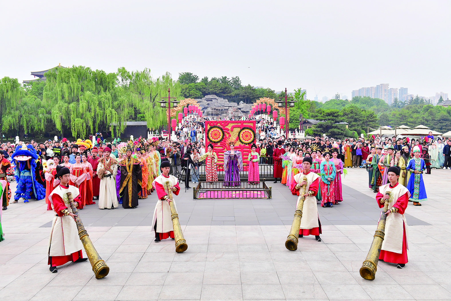 特色文旅“点亮”西安_fororder_微信图片_20240506101528