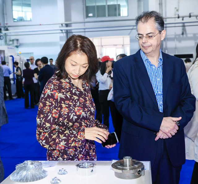 驻华使节与企业家代表走进北京门头沟 共赏“京西智谷”发展成就_fororder_图片3
