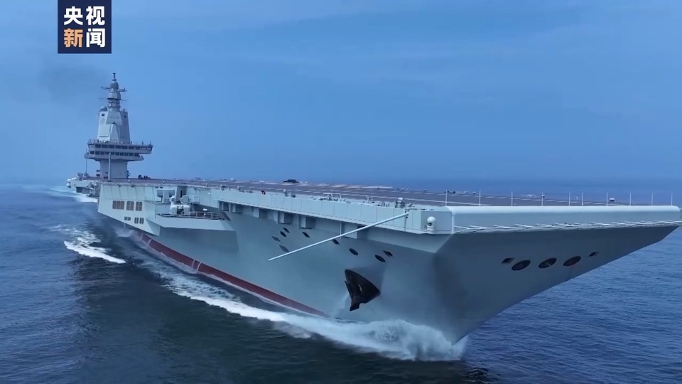 福建舰成功完成首次海试_fororder_112