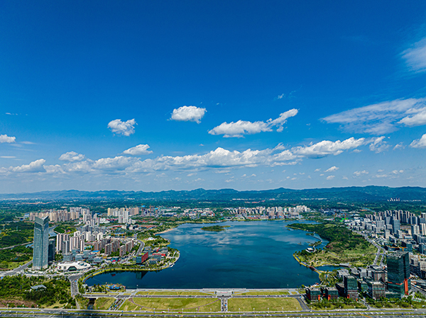 天府新区：以科技创新为引领 加快培育新质生产力_fororder_兴隆湖全景-摄影：马骥-四川天府新区融媒体中心供图