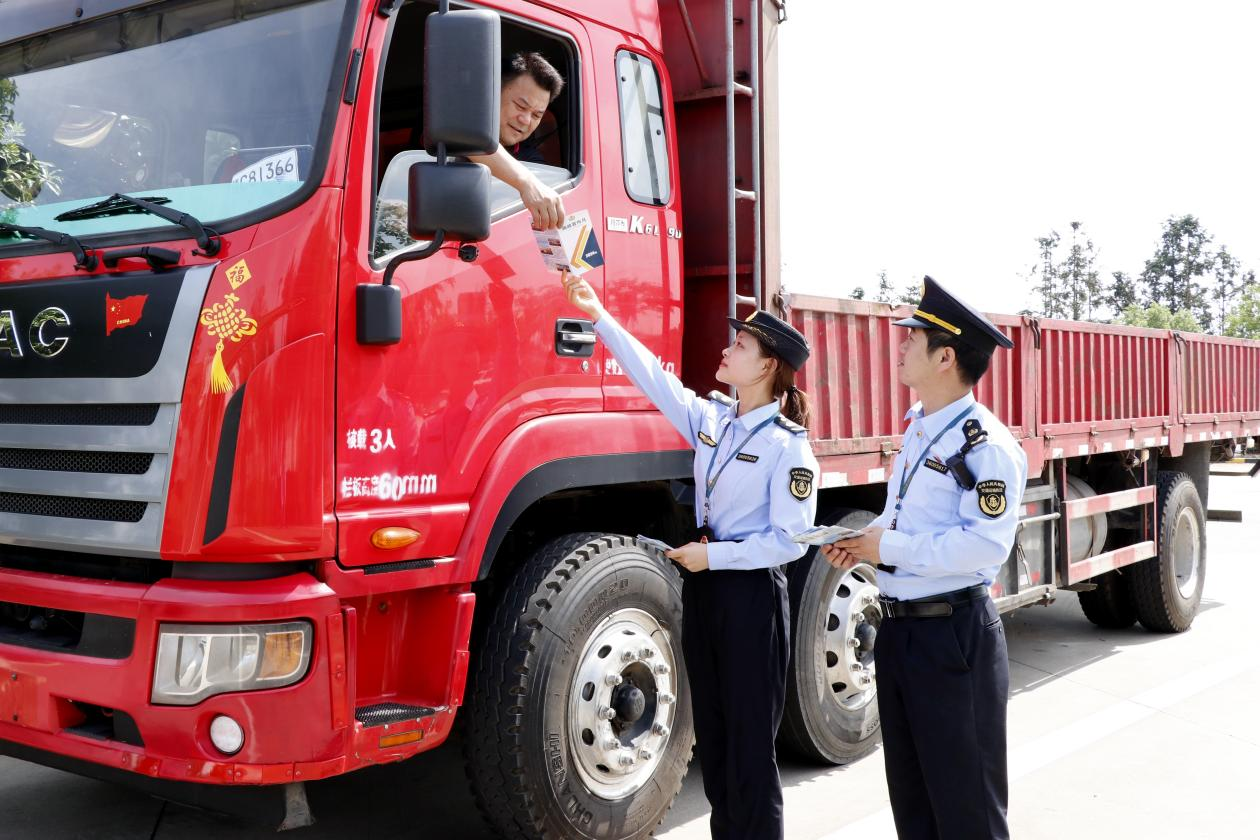 2024年江西省“路政宣传月”暨执法服务大走访活动启动_fororder_图片5