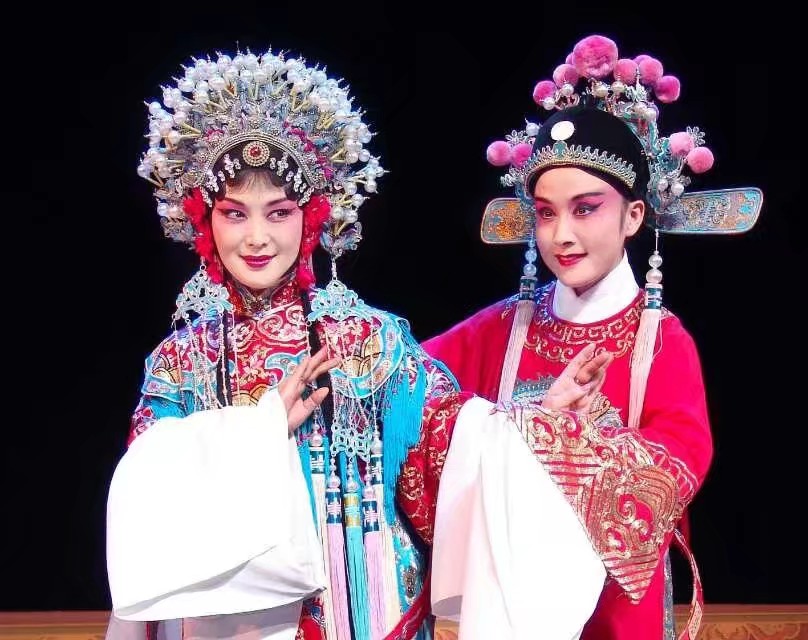 三朵梅花同台献演黄梅戏《女驸马》