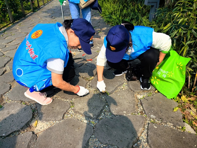 深圳横岗：500名街道职工参加环保徒步活动_fororder_223