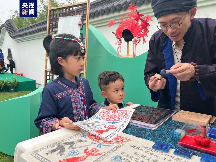 根本玩儿不完！看广西人“三月三”假期第一天有多热闹