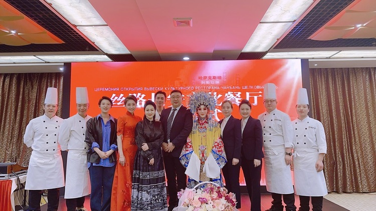 亮出秦人底色 秦腔跨文化“出海”游世界