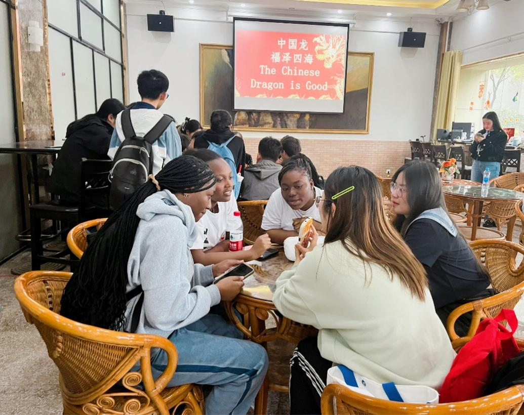 江西科技学院举办“中国龙，福泽四海”英语角活动_fororder_13