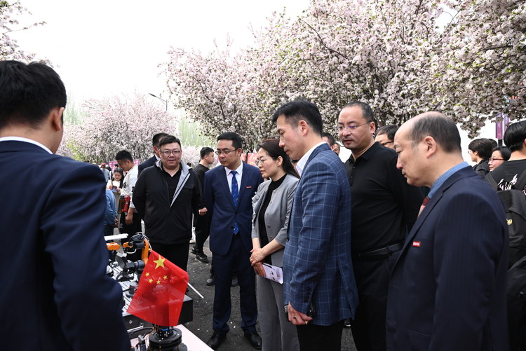 海棠花下的约定丨燕京理工学院隆重举办国际海棠文化艺术节