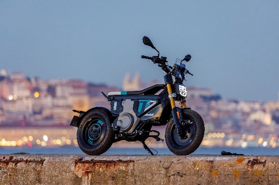 电动跑酷者 全新BMW CE 02即将中国亮相_fororder_image001