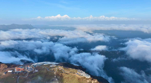 “牛背山 向云端”——牛背山景区以崭新的徒步攀登线路亮相_fororder_牛背山山顶 摄影 刘浪涛