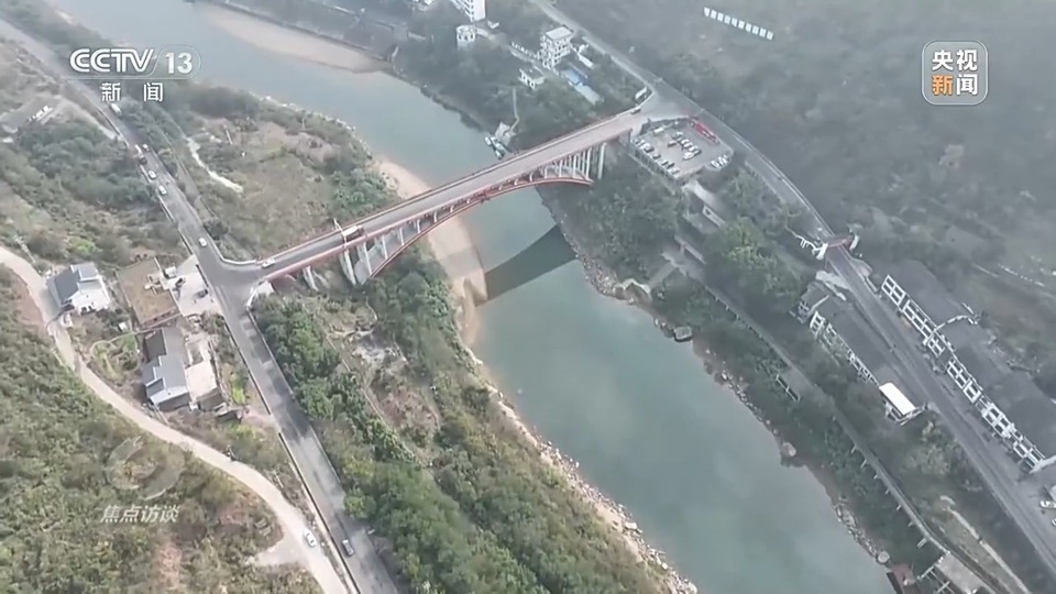 焦点访谈丨一条河流，两种样貌？三省交出赤水河治理新答卷