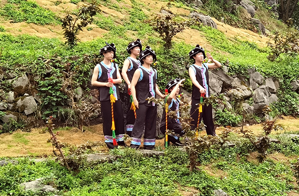 2024年四川·兴文苗族花山节在宜宾兴文石海景区启幕_fororder_“情歌对唱”表演现场-摄影-何芳9