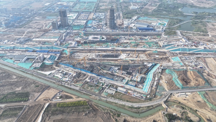 雄忻高铁雄安地下段主体结构封顶_fororder_1