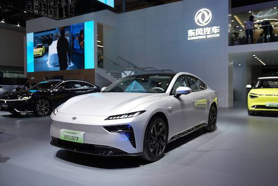 东风奕派北京车展再上新 家庭智能大型SUV eπ008预售五小时订单破万_fororder_image009