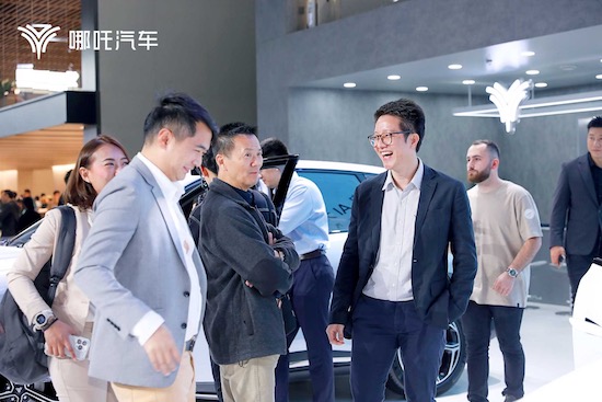 哪吒汽车北京车展“亮大招” 开启AI大模型定义汽车新时代_fororder_image006
