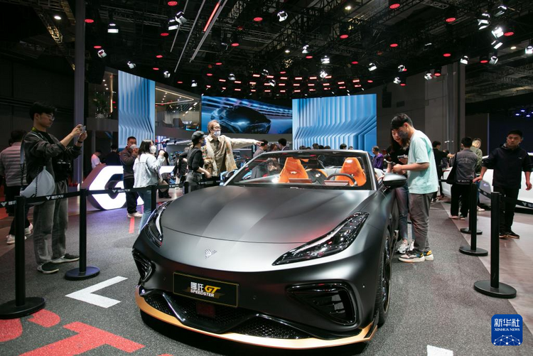 国产AI大模型加速“上车”_fororder_7A1iE21KWo3pFsVC