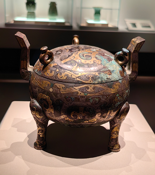 “吉金铸史：青铜器里的古代中国”展览在三星堆博物馆开幕_fororder_IMG_20240428_105534