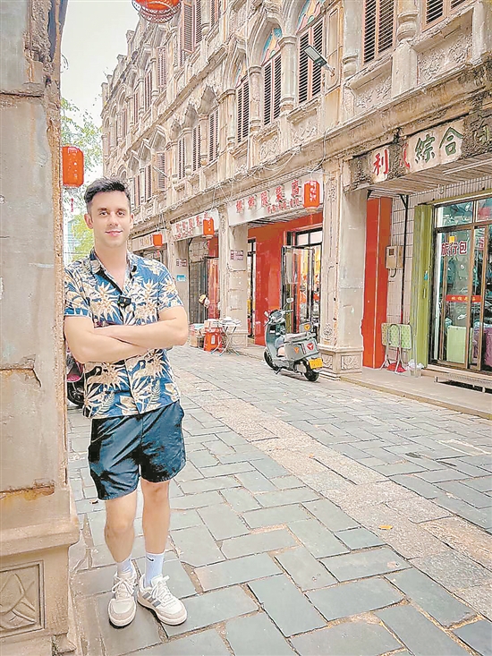 入境人数攀升 文旅体验更丰富 外国游客爱上中国行_fororder_203