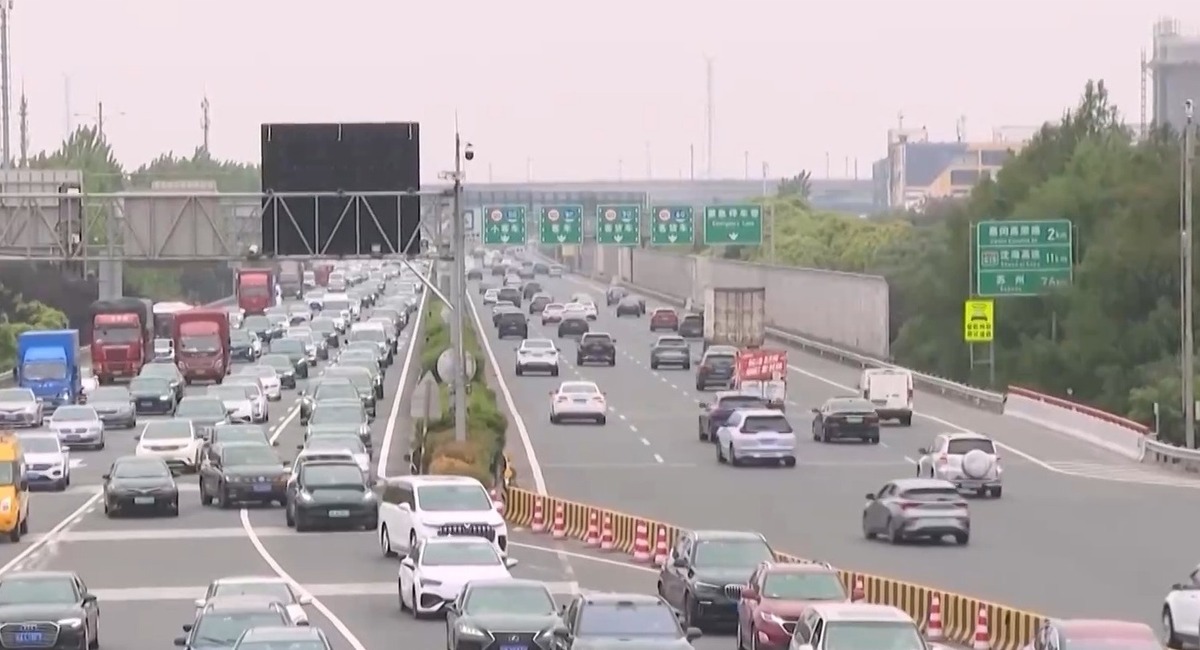 “五一”返程高峰至，多地降雨，安全出行提示→