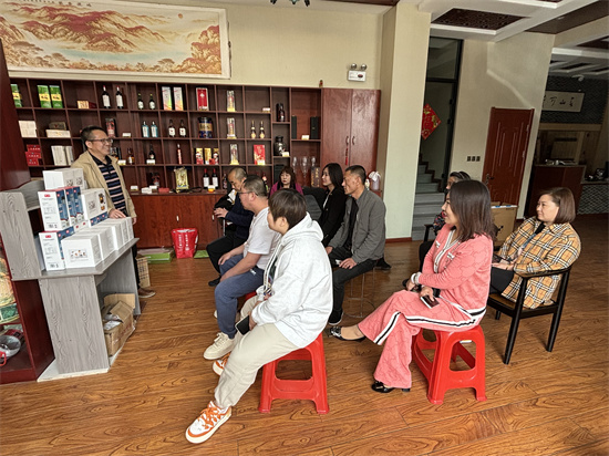 辽阳市烟草专卖局（公司）：零售户“携手共进” 共创经营新生态_fororder_a52b5f0b4cf8052451938dfd7021b9f