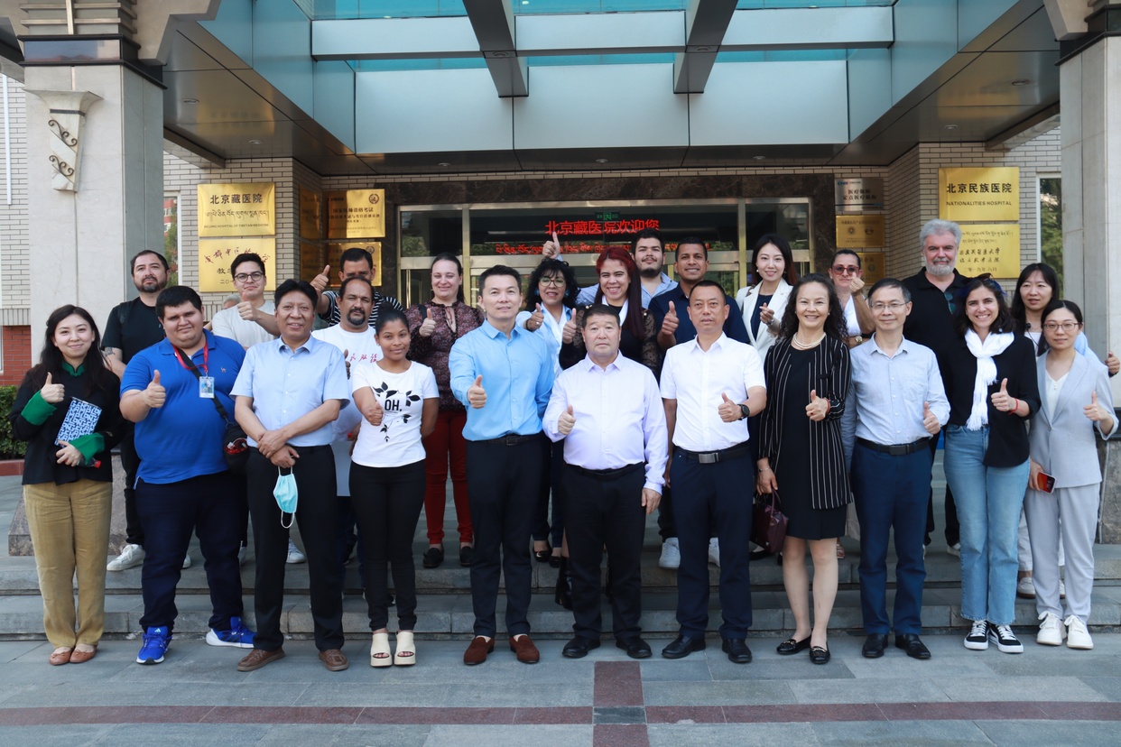 Se celebró en Beijing la actividad Mostrar al mundo el magnífico “Pergamino ilustrado del Xizang” 2024 “Tierra de Tesoro de Nieve - Experimentando la Cultura de Xizang”_fororder_44