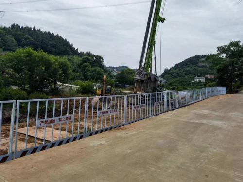 中铁七局襄宜高速公路项目部插旗冲大桥首桩顺利浇筑完成_fororder_图片1