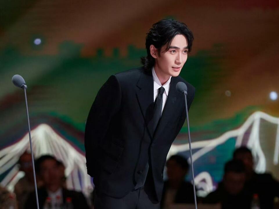 四年期待，“金石”为开｜《2024中国电影导演之夜》今晚播出