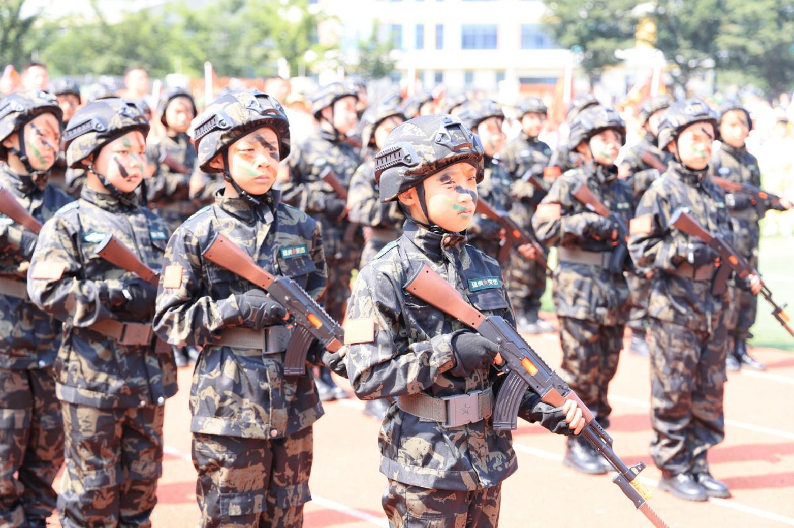 金华金东：全国国防教育示范学校授牌仪式暨金东区第二实验小学军事体育运动会举行_fororder_微信截图_20240511120846