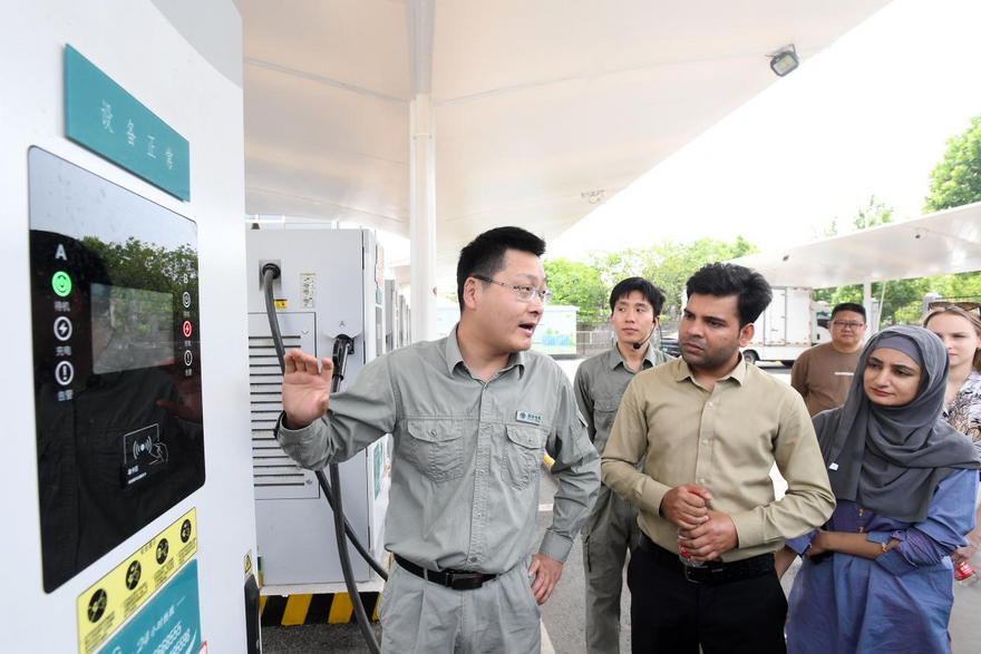 Wuhan Grassroots Power Supply Station Constructs Smart Microgrid_fororder_图片1