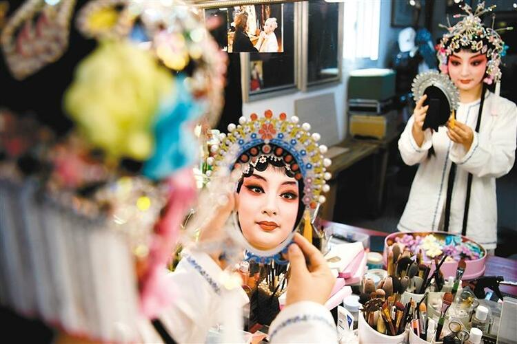 浓墨重彩“妆”点大美秦腔_fororder_微信图片_20240514091427