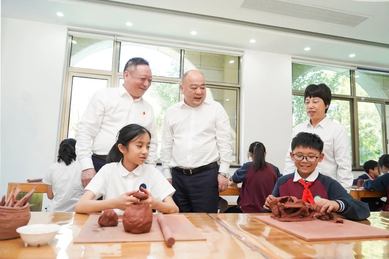 金华金义新区管委会主任、金东区委书记黄国钧专题调研“三支队伍”建设工作_fororder_微信图片_20240515085100