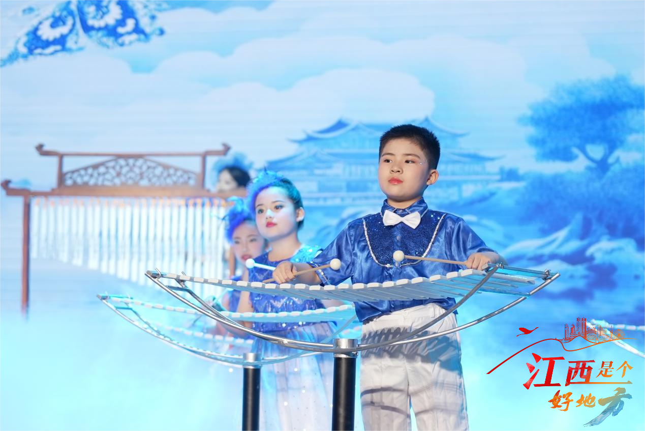 【江西是个好地方】“和美家风伴成长 童心唱响幸福歌”江西省家庭歌咏展演活动在昌举行_fororder_图片13