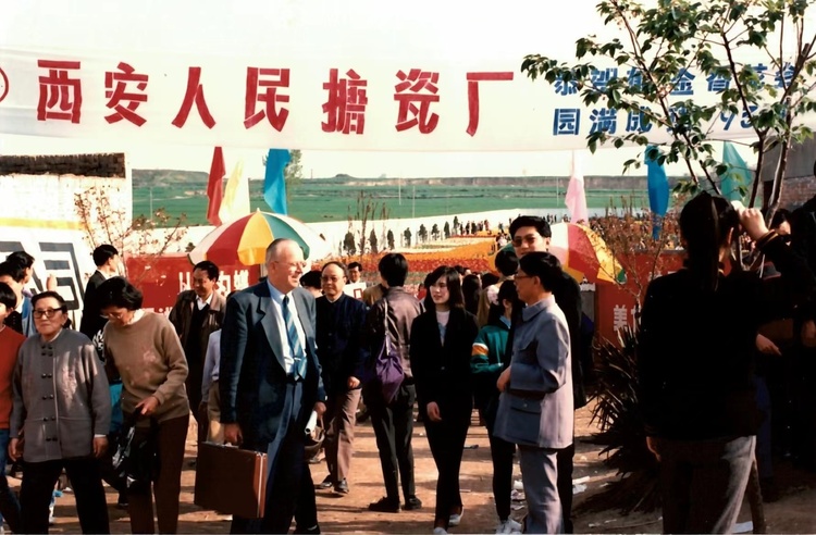 花从海上来丨荷兰花卉商德威特：在华经营40年 对中国市场的光明未来充满信心