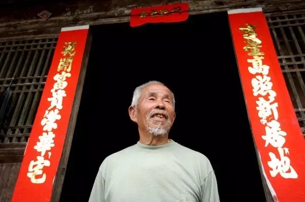 强军劲评：用长征精神照亮强国强军征程