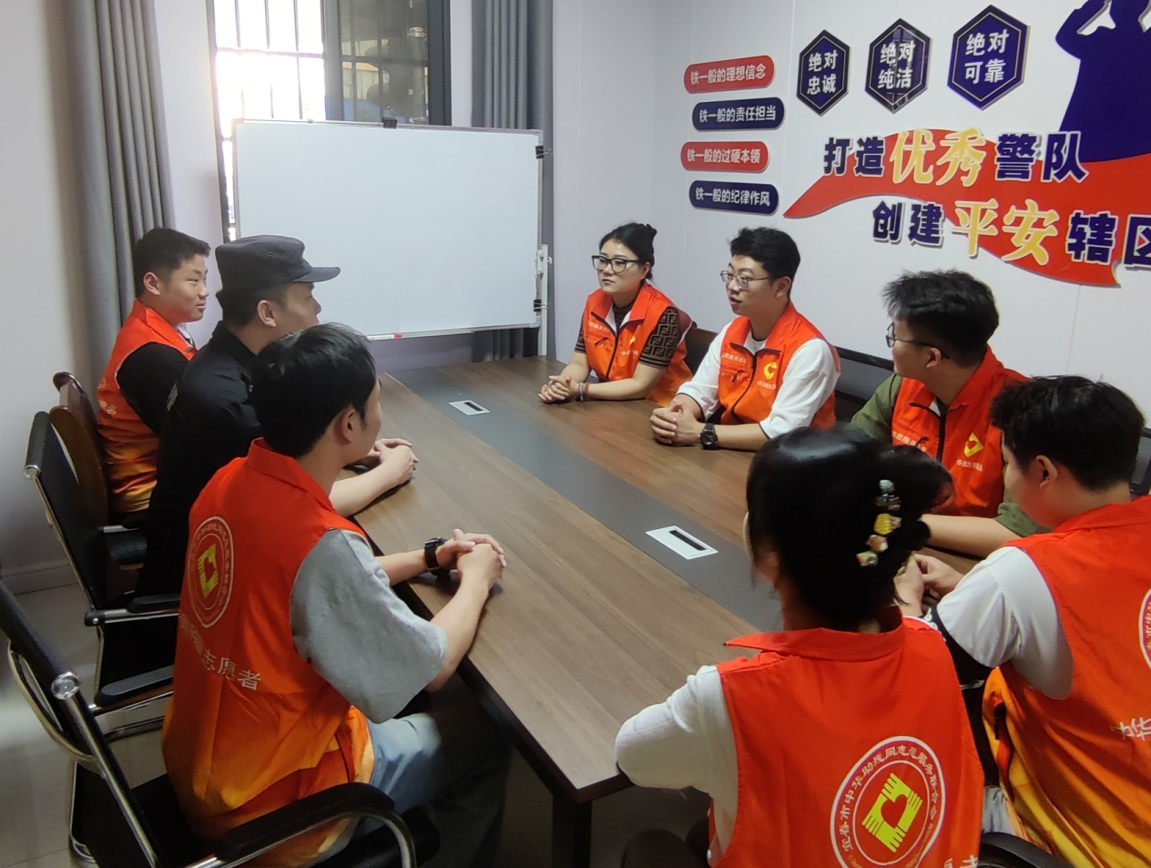 江西宜春：跟“警”脚步 领略特警宜人“警”色_fororder_11