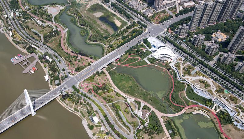 来中亚公园 感受丝路风情