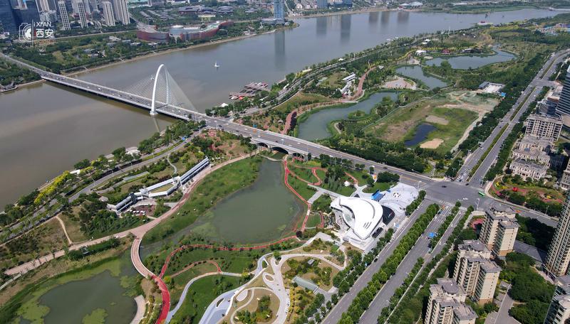 来中亚公园 感受丝路风情