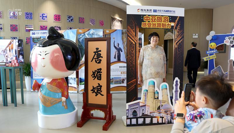 来中亚公园 感受丝路风情