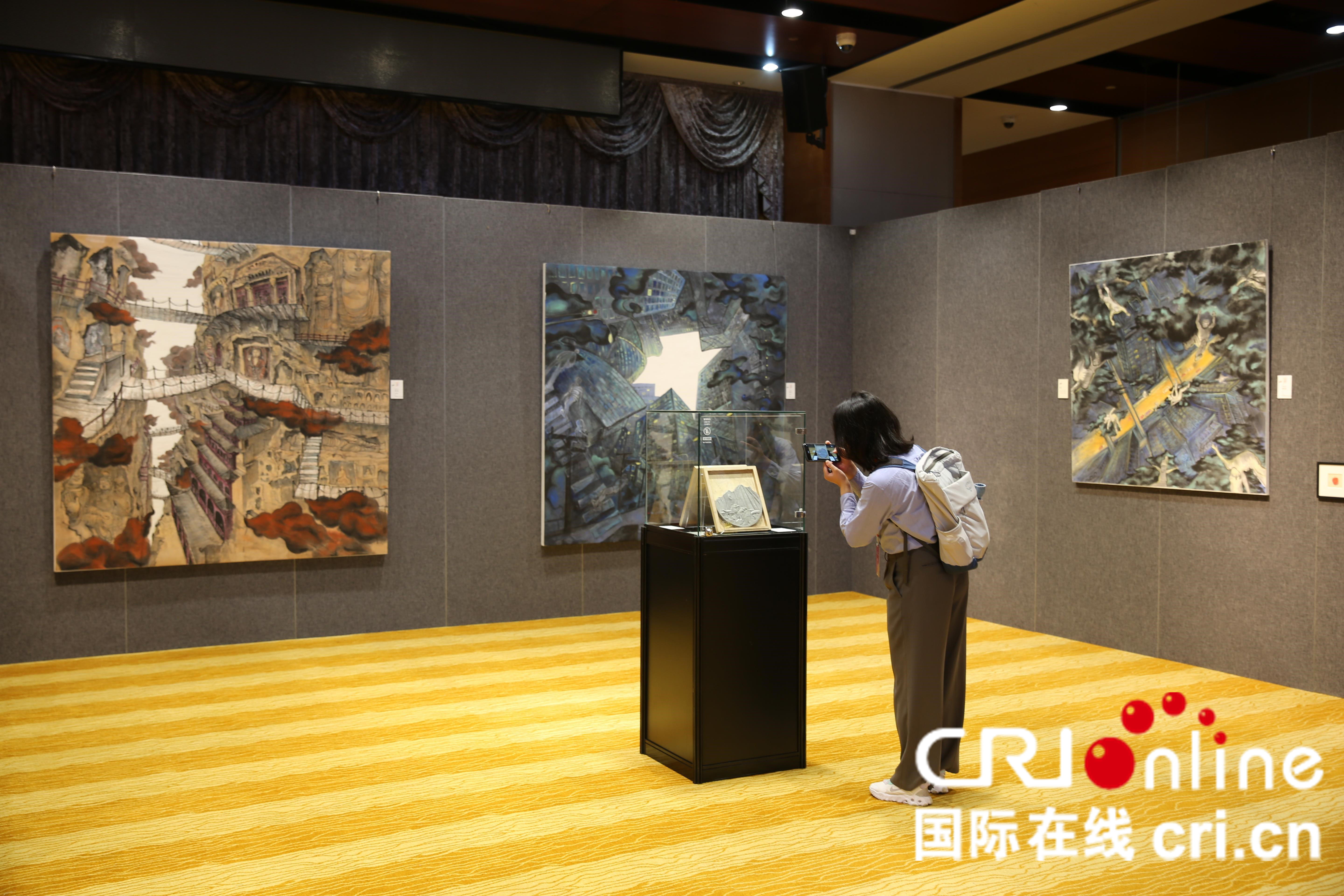 “2024艺欣向荣——两岸青年艺术家作品展”在京举行（两岸关系）_fororder_1